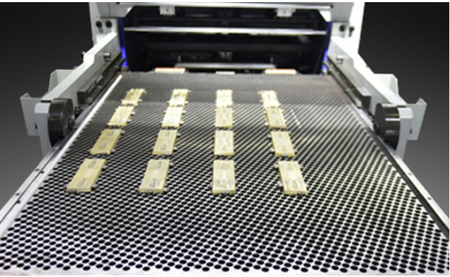 Máy cắt bế và dập nóng kép ba đơn vị MHK 3S1050TTRC/MHK-3S1050TRMC (Máy ép nhũ) 4