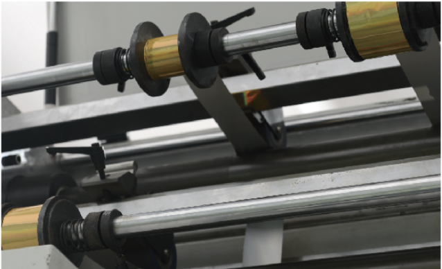 Máy dập nóng và cắt khuôn hoàn toàn tự động MHK 820T/1050AT/1350AT/1050ATC 4